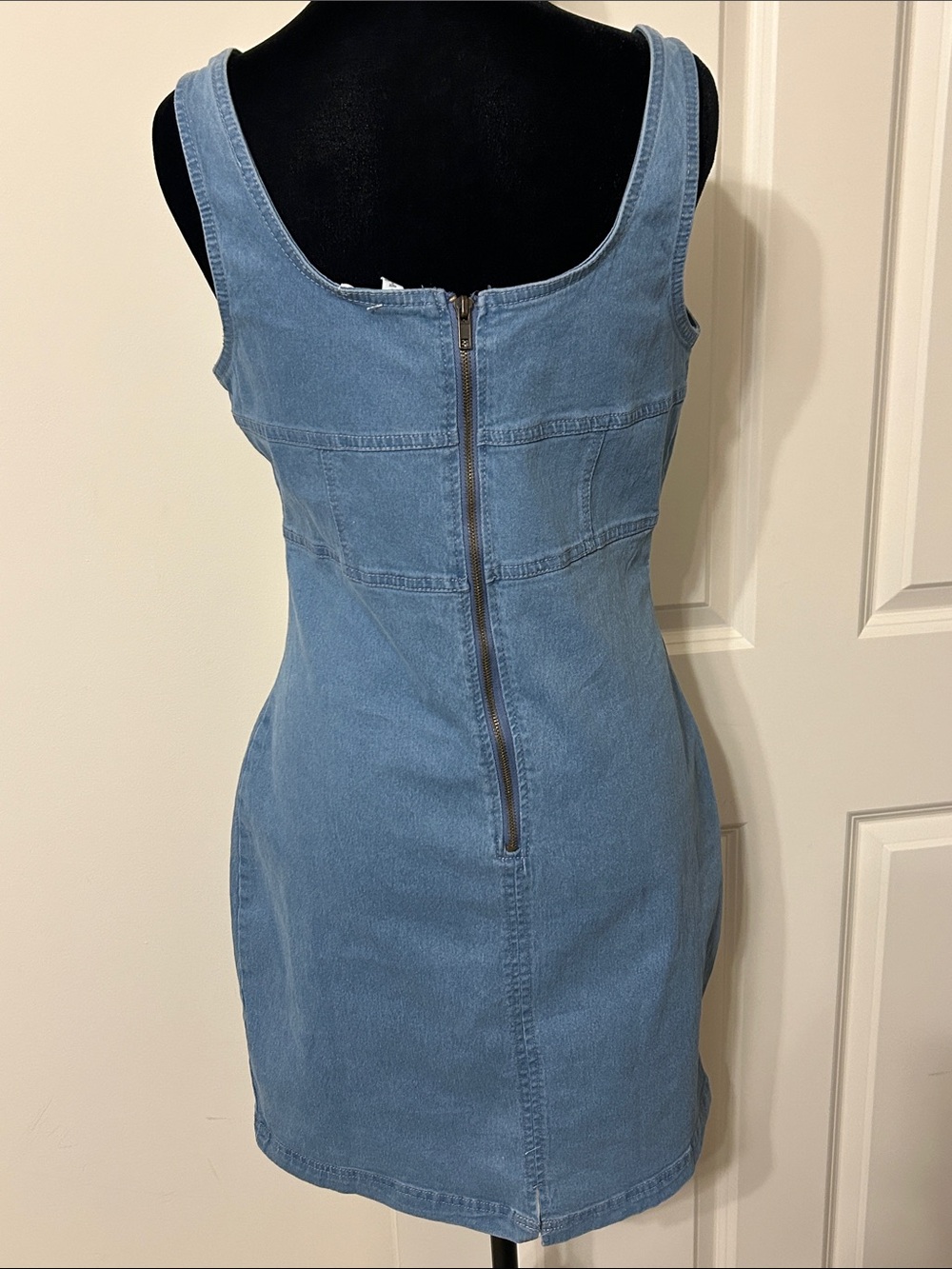 NWT Juniors Classic Light Blue Denim Tank Mini Dress - Picture 4 of 5